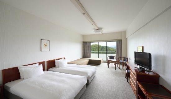Classic room: 2 single beds, 1 extra bed, mountain view