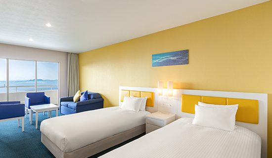 Standard Room: 2 single beds, 1 extra bed, ocean view, Mediterranean style