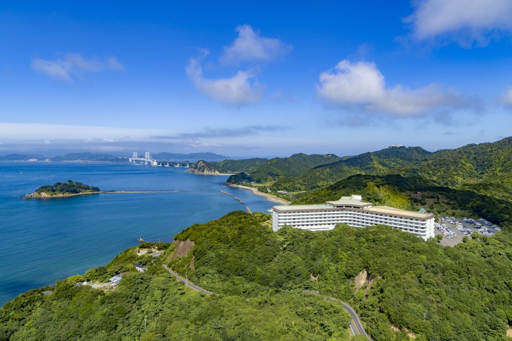 青と緑の自然に包まれた、心癒す淡路島の旅を満喫